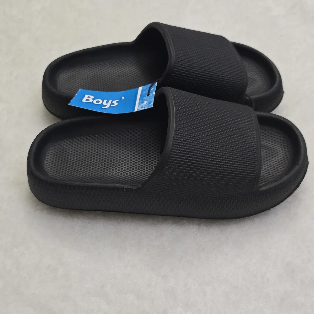 NWT Boys Black Slides S 11/12 Sandals Casual Slip On Summer Beach Shoes